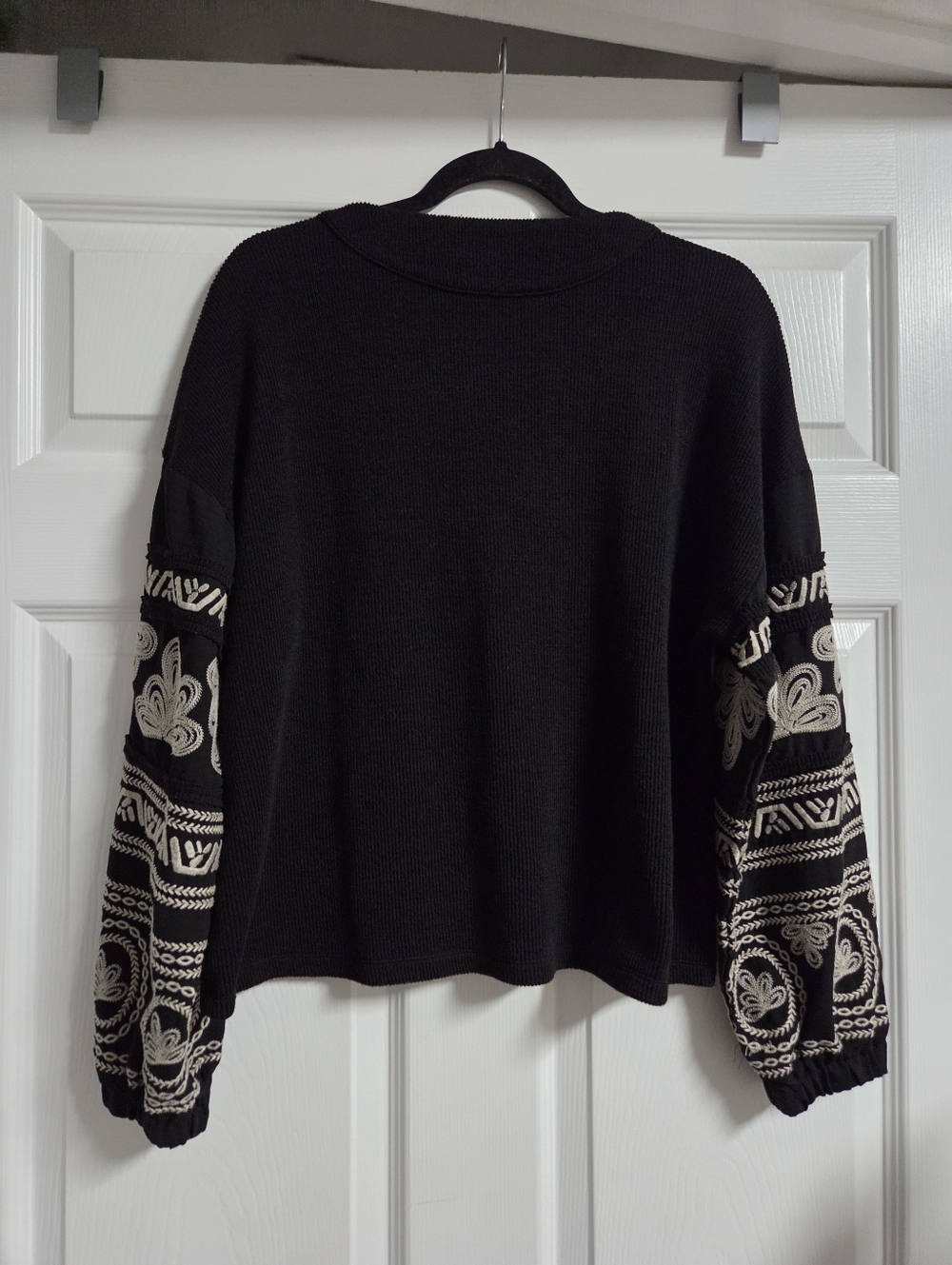 Women's THML Black Knit Top with Cream Brand Tag Size L - Picture 4 of 6